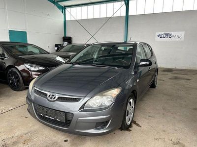Grau Gebraucht 2010 Hyundai i30 Edition Limousine | 1.780 € (Guter Preis)