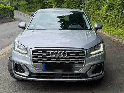 Gebraucht Audi Q2 Advanced 150 PS (110 kW) 2020 Silber SUV
