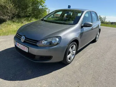 Gebraucht VW Golf VI Comfortline 105 PS (77 kW) 2010 United grey metallic Kleinwagen