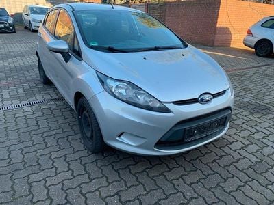 Gebraucht Ford Fiesta 82 PS (60 kW) 2011 Silber Kleinwagen