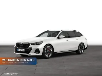 Gebraucht BMW 540 Comfort Edition 286 PS (210 kW) 2026 Mineralweiß metallic Kombi
