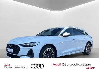 Gebraucht Audi A5 Sport 204 PS (150 kW) 2025 Gletscherweiß metallic Kombi