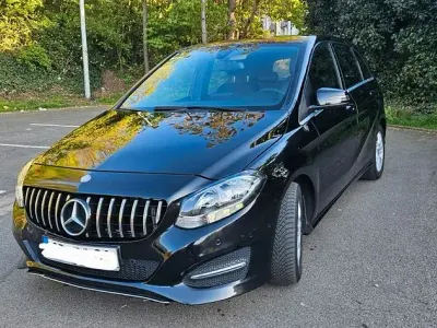 Gebraucht Mercedes B180 Edition 109 PS (80 kW) 2015 Schwarz Van / Kleinbus