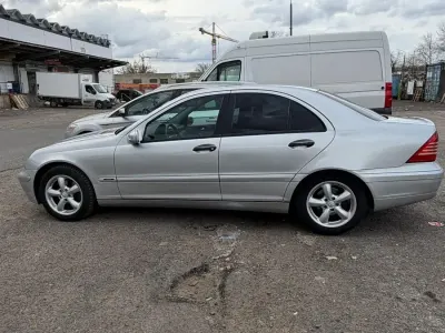 Gebraucht Mercedes C200 163 PS (119 kW) 2002 Grau Limousine