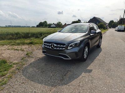 Mercedes GLA220