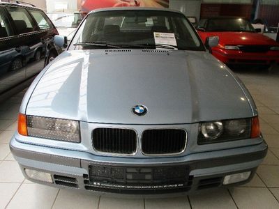 Gebraucht BMW 318 Performance 140 PS (102 kW) 1992 Blau metallic Coupé