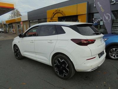 Second-hand Opel Grandland X Business Elegance 200 CP (147 kW) 2022 Alb SUV