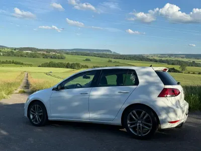 Gebraucht VW Golf VII Comfortline 144 PS (105 kW) 2013 Weiß Limousine