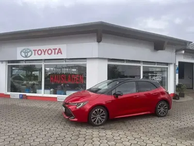Gebraucht Toyota Corolla Hybrid Team 122 PS (89 kW) 2020 Rotschwarz Limousine