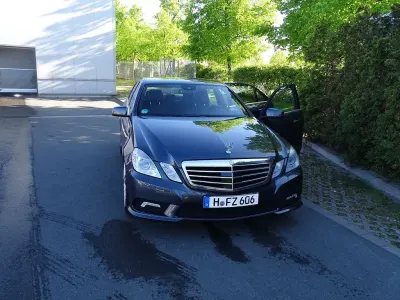 Gebraucht Mercedes E350 Avantgarde 231 PS (169 kW) 2010 Schwarz Limousine