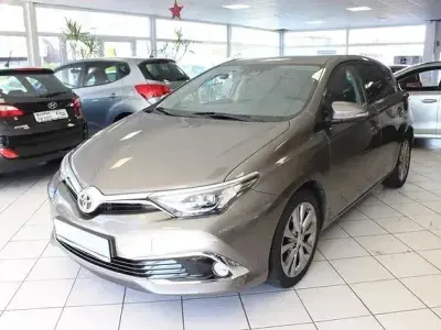 Brugt Toyota Auris Executive 116 HK (85 kW) 2017 Grå Sedan