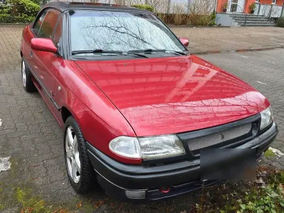 Gebraucht Opel Astra Cabriolet 90 PS (66 kW) 1998 Rot Cabrio