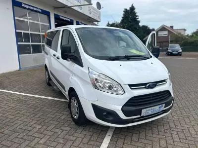Gebraucht Ford Tourneo Trend 105 PS (77 kW) 2018 Frostweiß Kombi