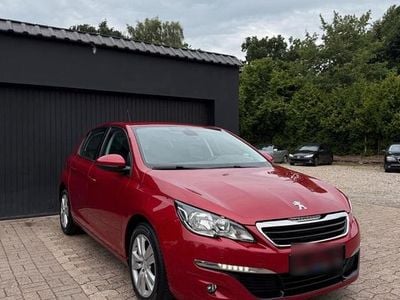 Rot Gebraucht 2016 Peugeot 308 Style Limousine | 6.299 € (Etwas zu teuer)