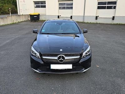 Gebraucht Mercedes CLA200 Shooting Brake 136 PS (100 kW) 2017 Schwarz Kombi