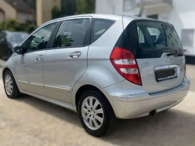 Gebraucht Mercedes A160 82 PS (60 kW) 2010 Silber Limousine