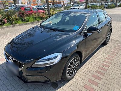 Second-hand Volvo V40 190 CP (139 kW) 2018 Negru Break