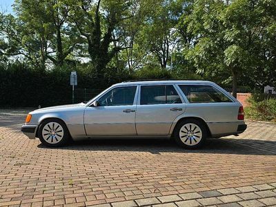 Usata Mercedes 200 118 CV (86 kW) 1991 Argento Station wagon
