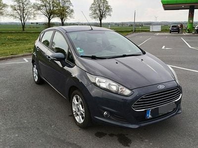 Second-hand Ford Fiesta Trend 82 CP (60 kW) 2014 Albastru Hatchback