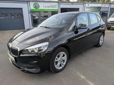 Gebraucht BMW 218 Advantage 140 PS (102 kW) 2018 Schwarz ii/bonnet fluid black SUV