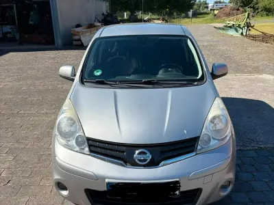 Gebraucht Nissan Note Acenta 88 PS (64 kW) 2010 Silber Kleinwagen