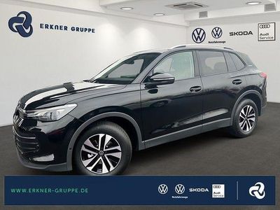 Grenadillschwarz metallic Neu 2026 VW Tiguan SUV | 49.900 € (Etwas zu teuer)
