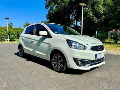 Gebraucht Mitsubishi Space Star Basis 71 PS (52 kW) 2016 Weiß Kleinwagen