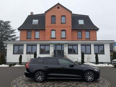 Gebraucht Volvo 360 88 PS (64 kW) 2021 Andere Limousine