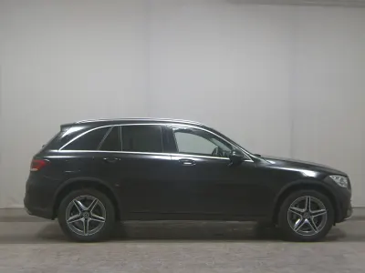 Gebraucht Mercedes GLC300 AMG line 245 PS (180 kW) 2021 Schwarz SUV