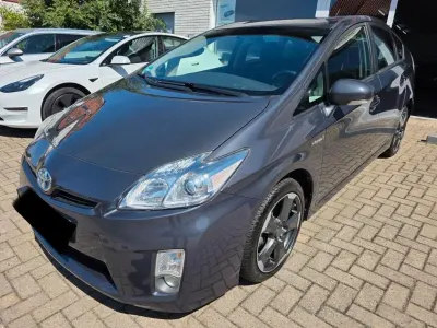Gebraucht Toyota Prius 136 PS (100 kW) 2015 Grau Limousine