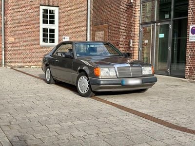 Usado Mercedes 230 132 HP (97 kW) 1988 Cinzento Coupé