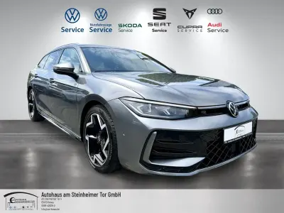 Gebraucht VW Passat R-line 150 PS (110 kW) 2025 Grau Kombi