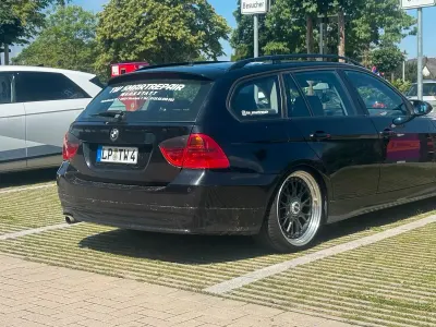 Gebraucht BMW 318 129 PS (94 kW) 2007 Schwarz Kombi