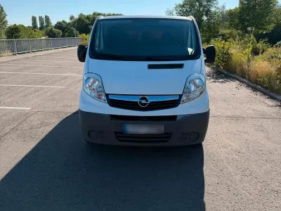 Gebraucht Opel Vivaro 115 PS (84 kW) 2010 Weiß Van / Kleinbus