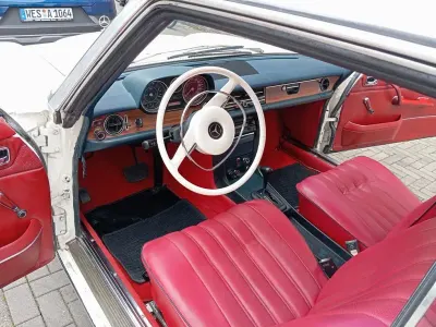 Używany Mercedes W114 131 KM (96 kW) 1973 Biały Coupe