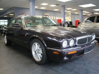 Jaguar XJ8