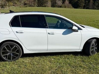 Second-hand VW Golf VIII Edition 150 CP (110 kW) 2024 Alb Berlinǎ