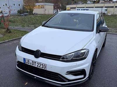 Weiß Gebraucht 2019 VW Golf VII R Limousine | 31.500 € (Etwas zu teuer)