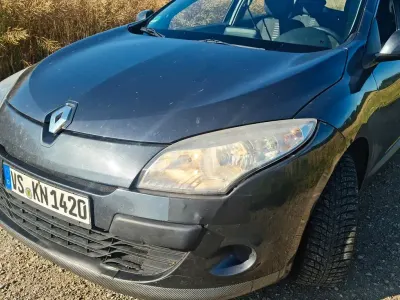 Gebraucht Renault Mégane Night&Day 110 PS (80 kW) 2010 Grau Limousine