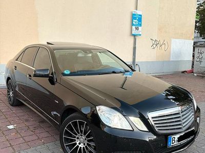 Gebraucht Mercedes E300 231 PS (169 kW) 2011 Schwarz Limousine