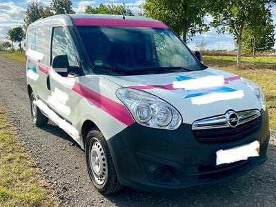 Gebraucht Opel Combo 88 PS (64 kW) 2017 Weiß Van / Kleinbus