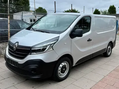 Gebraucht Renault Trafic Komfort 95 PS (69 kW) 2019 Silber Van / Kleinbus