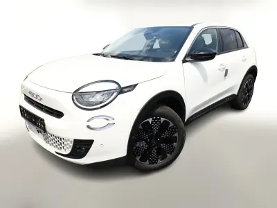 Neu Fiat 600 La Prima 101 PS (74 kW) 2026 Gelato weiß SUV