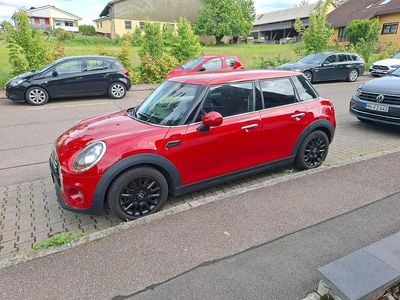 Rot Gebraucht 2018 Mini Cooper Kleinwagen | 13.000 € (Guter Preis)