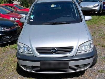 Second-hand Opel Zafira 147 CP (108 kW) 2002 Argintiu Monovolum
