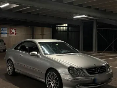 Gebraucht Mercedes CLK270 179 PS (131 kW) 2003 Silber Coupé