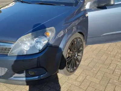 Gebraucht Opel Astra Edition 140 PS (102 kW) 2007 Blau Cabrio