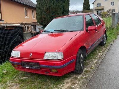 Begagnad Renault 19 73 HK (53 kW) 1992 Röd Sedan