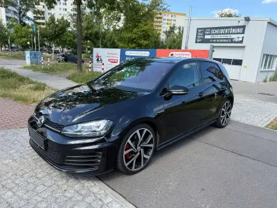 Gebraucht VW Golf VII GTD 184 PS (135 kW) 2016 Deep black perleffekt Limousine