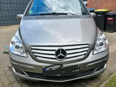 Gebraucht Mercedes B200 136 PS (100 kW) 2006 Grau Van / Kleinbus